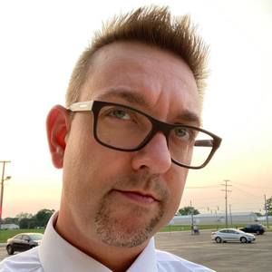 Meet your Posher, Eric